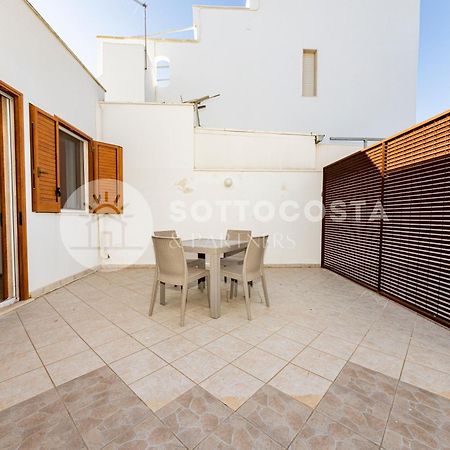Giorni Salentini Bed & Breakfast Torre Lapillo Bagian luar foto